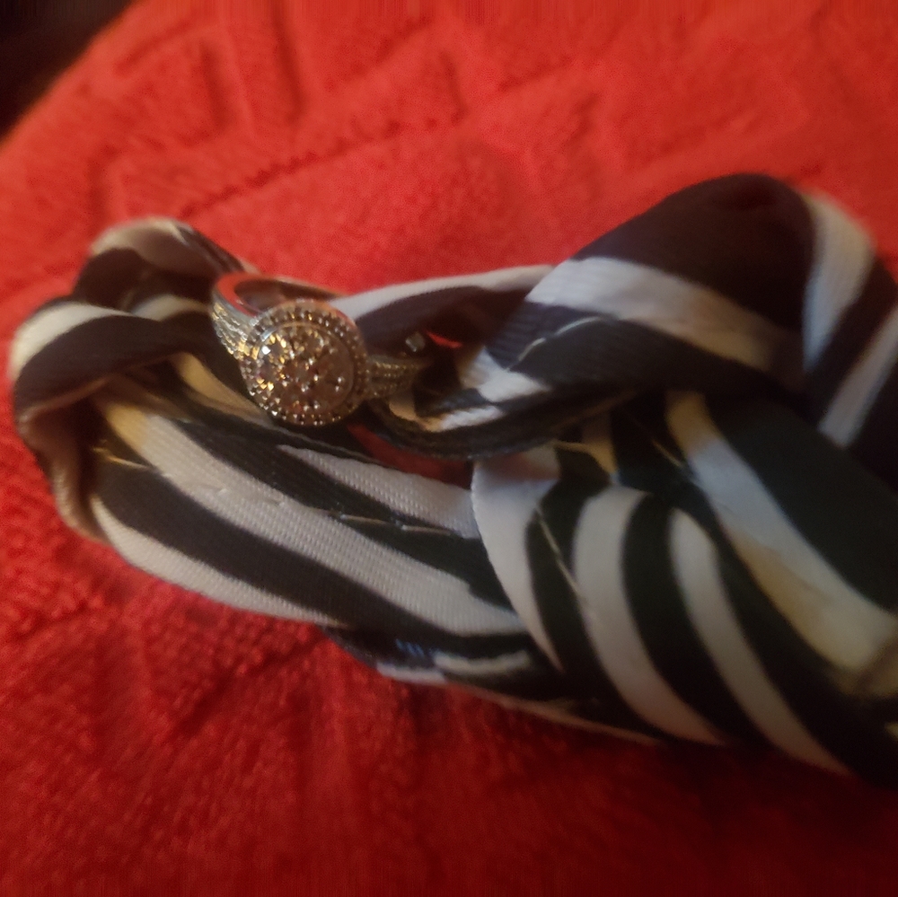 Women's 925 Sterling Silver Real Diamond 💎 Cluster Promise Ring - Picture 2 of 8